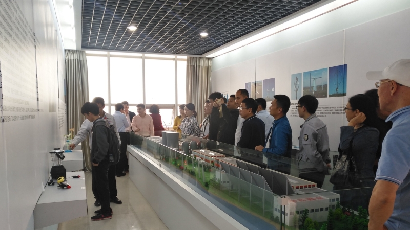 海南省可再生能源协会 组织参观考察天汇能源数据集控中心