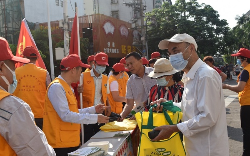 宣传文明健康 倡导绿色环保&mdash;&mdash;牛路岭分公司党委组织开展绿色健康主题党日暨志愿者服务活动