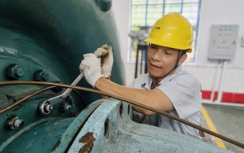 【英雄榜】黄宁：发电机组检修尖兵 急难险重任务先锋