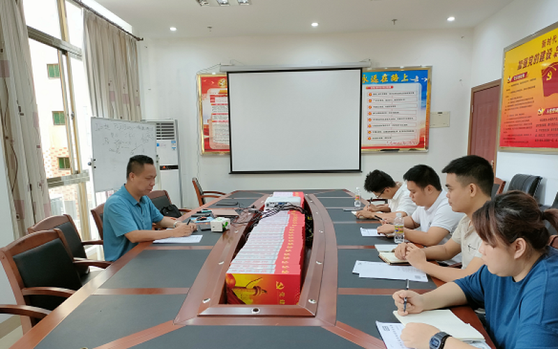 海控能源五指山发电公司纪委对新员工进行廉政谈话